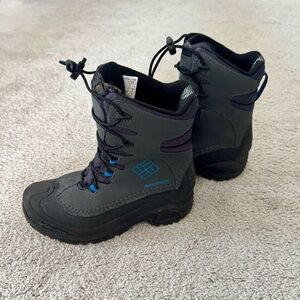 Boys size 4 waterproof black Columbia winter boots